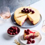 Dulce de leche mil hojas (thousand-layer cake)